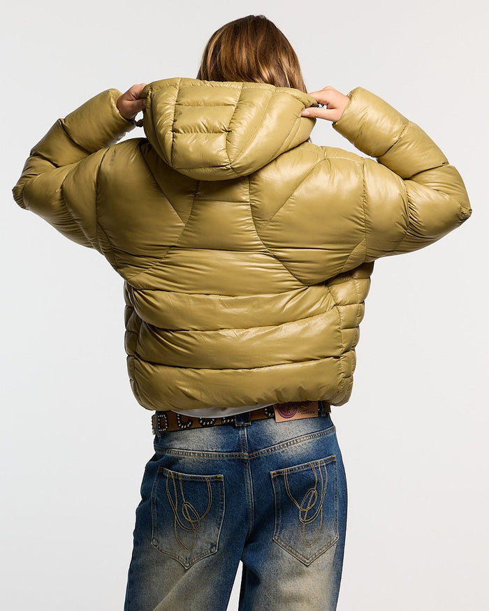 CLOUD ARMOUR PUFFER OLIVE GREEN - olive green hooded puffer jacket, back view on female model - Cold Culture #woman