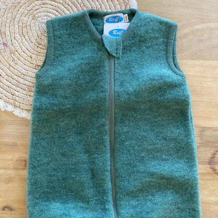 Combinaison de nuit bébé sans manches en polaire de laine bio Reiff - Vert