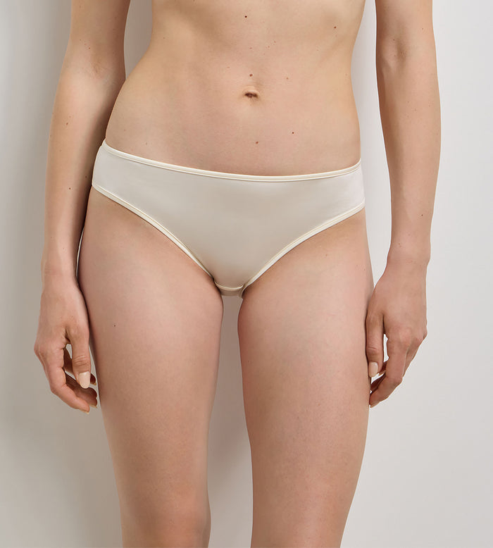 Culotte ivoire Dim x Ines de la Fressange