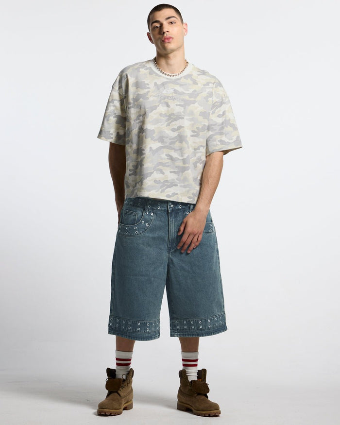 DISTRESS CURVED TEE CAMO GREY - grey camo tee, front view on male model - Cold Culture #man