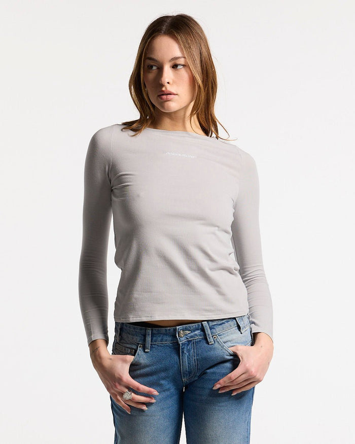 ESSENTIAL LONGSLEEVE TEE GREY - grey women's longsleeve tee, front view on female model - Cold Culture #woman