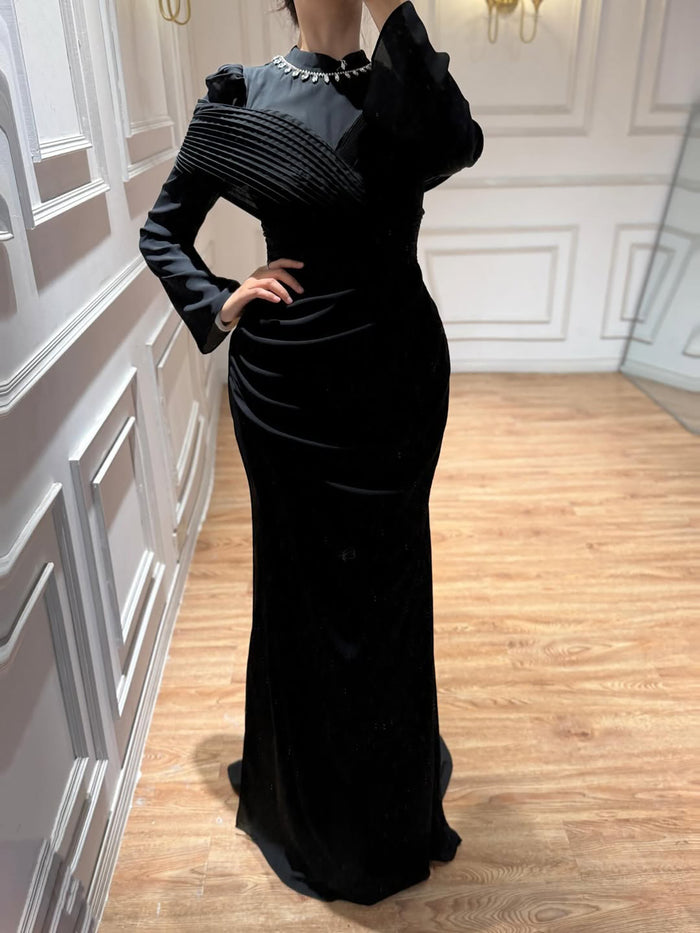 Black / 2