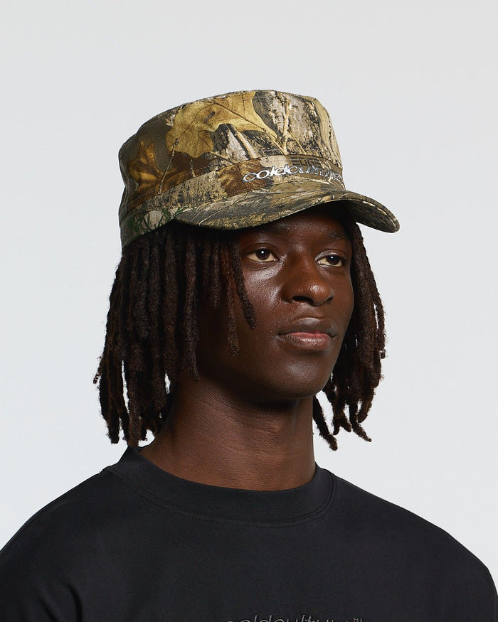 REALTREE CARPENTER CAP GREEN - green camo cap, on model close-up - Cold Culture #man