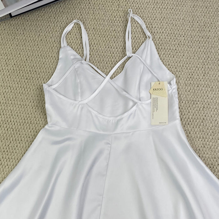 Solid-color halter dress