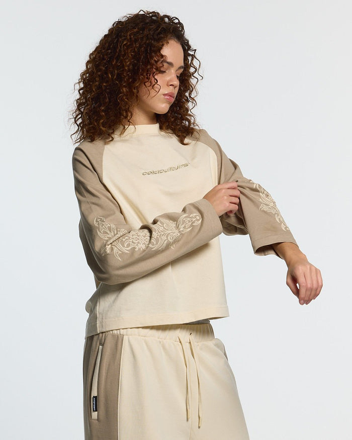 TRIBAL LONGSLEEVE GREY & OFF WHITE - off white tribal longsleeve tee, front view on female model - Cold Culture #woman